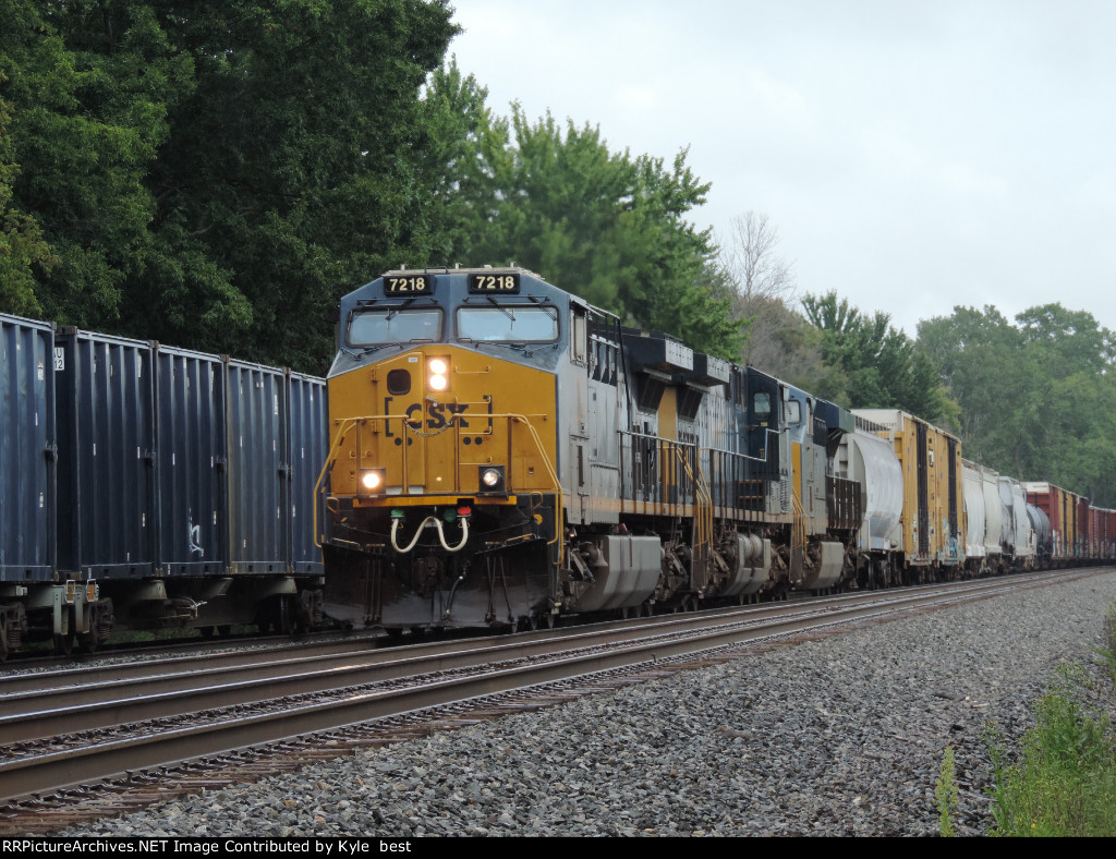 CSX 7218 on M363